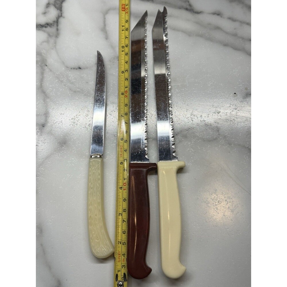 Vintage B’Port Howe Mfg Corp 3 Pc Knife Lot USA Serrated 12” Bakelite Handles